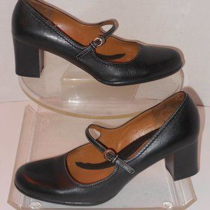 NATURALIZER BLACK LEATHER PUMPS SIZE 10 MEDIUM